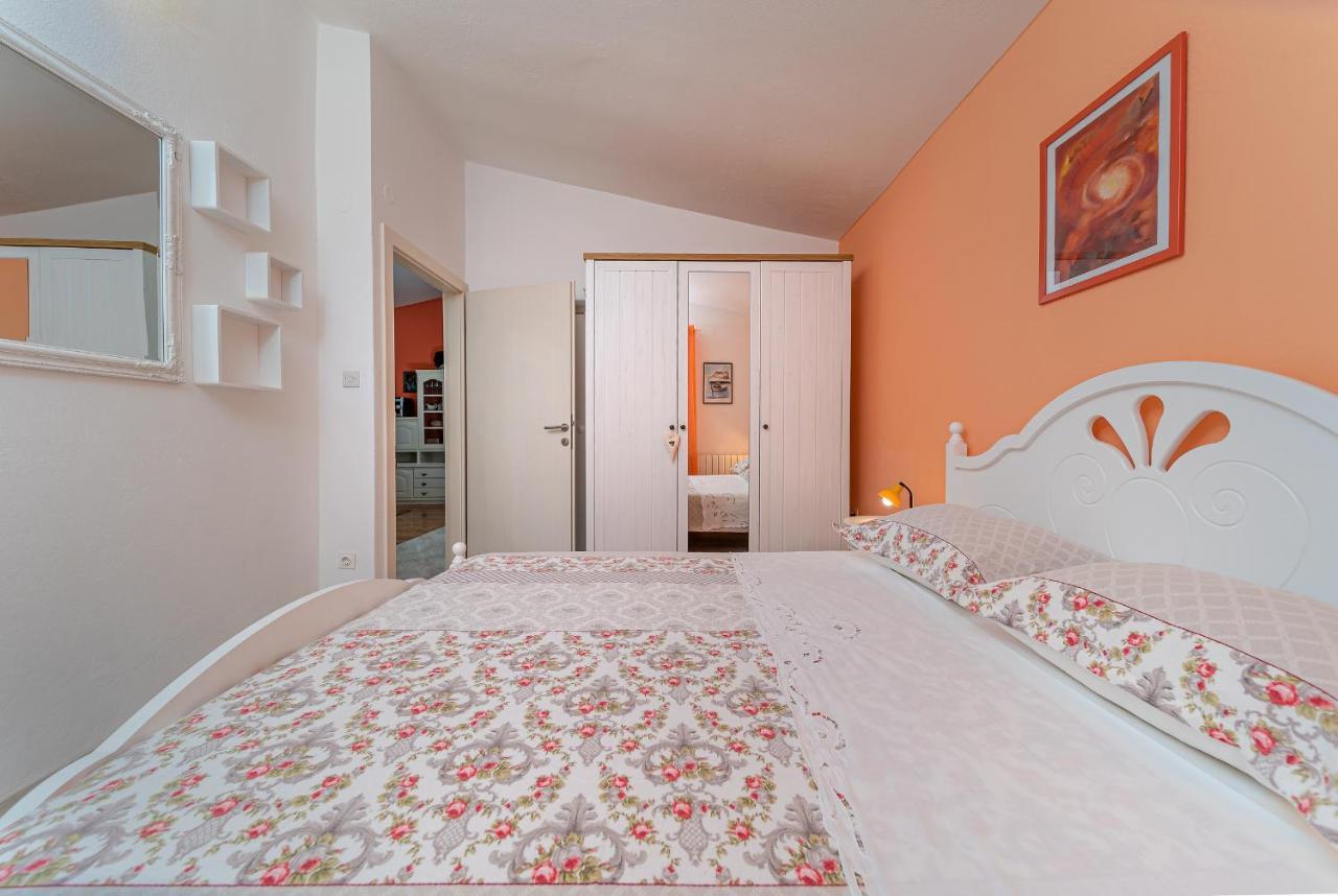 Apartments Villa Lilla Baška Voda Zewnętrze zdjęcie
