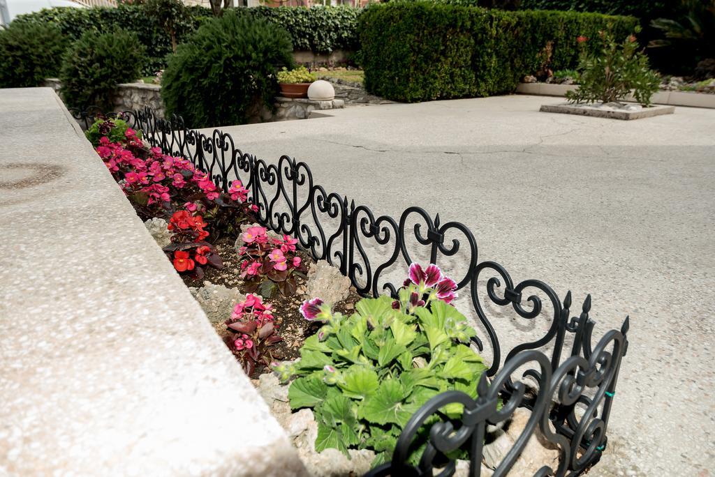 Apartments Villa Lilla Baška Voda Zewnętrze zdjęcie