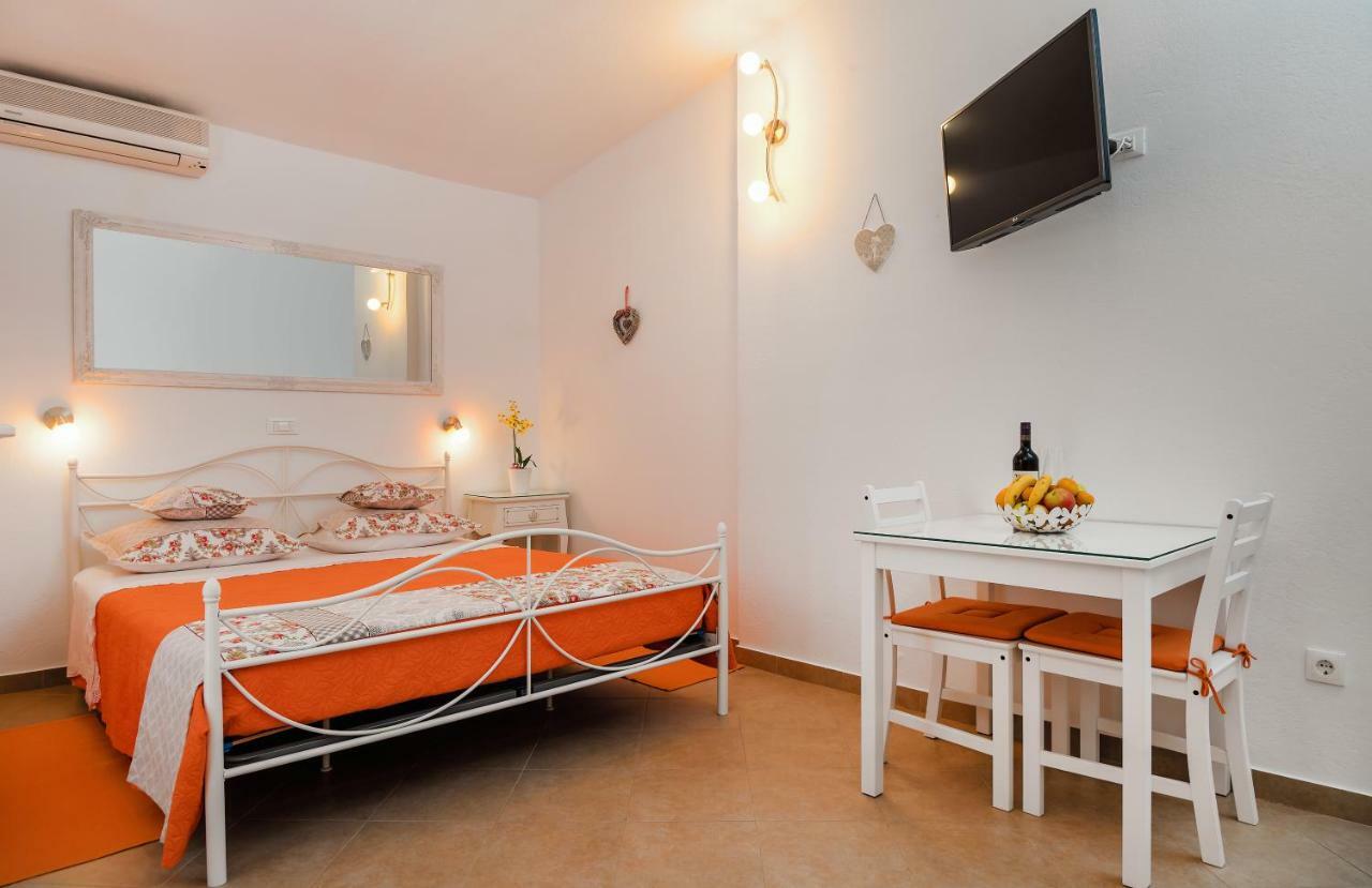 Apartments Villa Lilla Baška Voda Zewnętrze zdjęcie