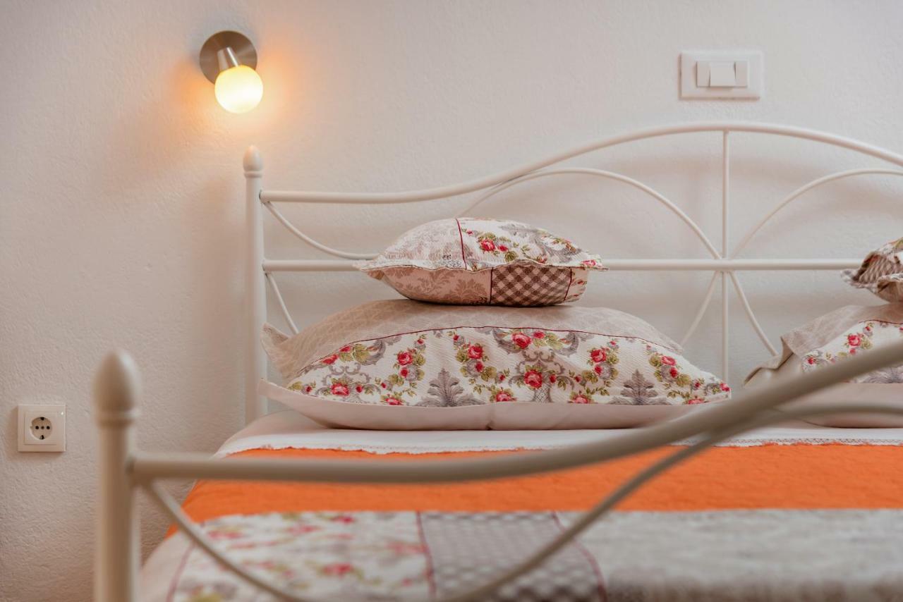 Apartments Villa Lilla Baška Voda Zewnętrze zdjęcie
