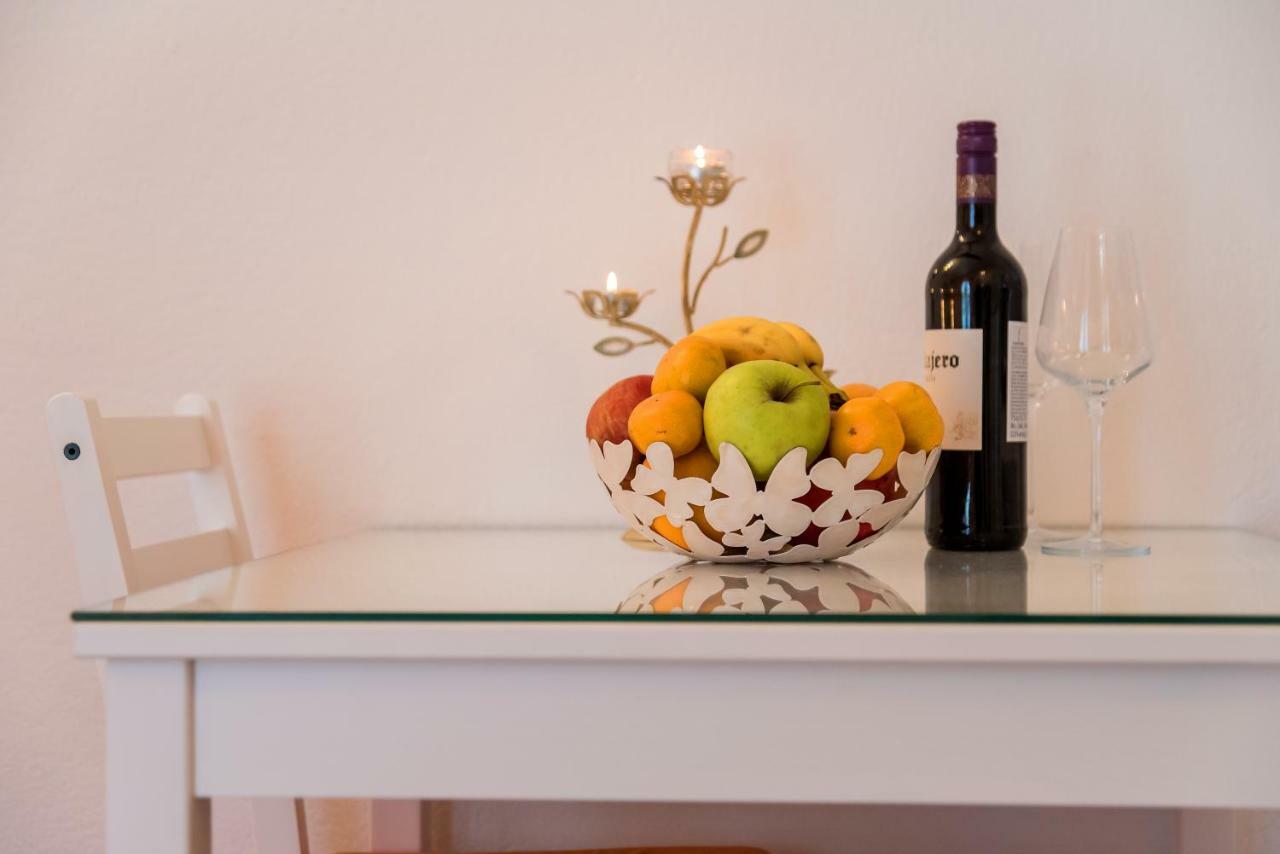 Apartments Villa Lilla Baška Voda Zewnętrze zdjęcie